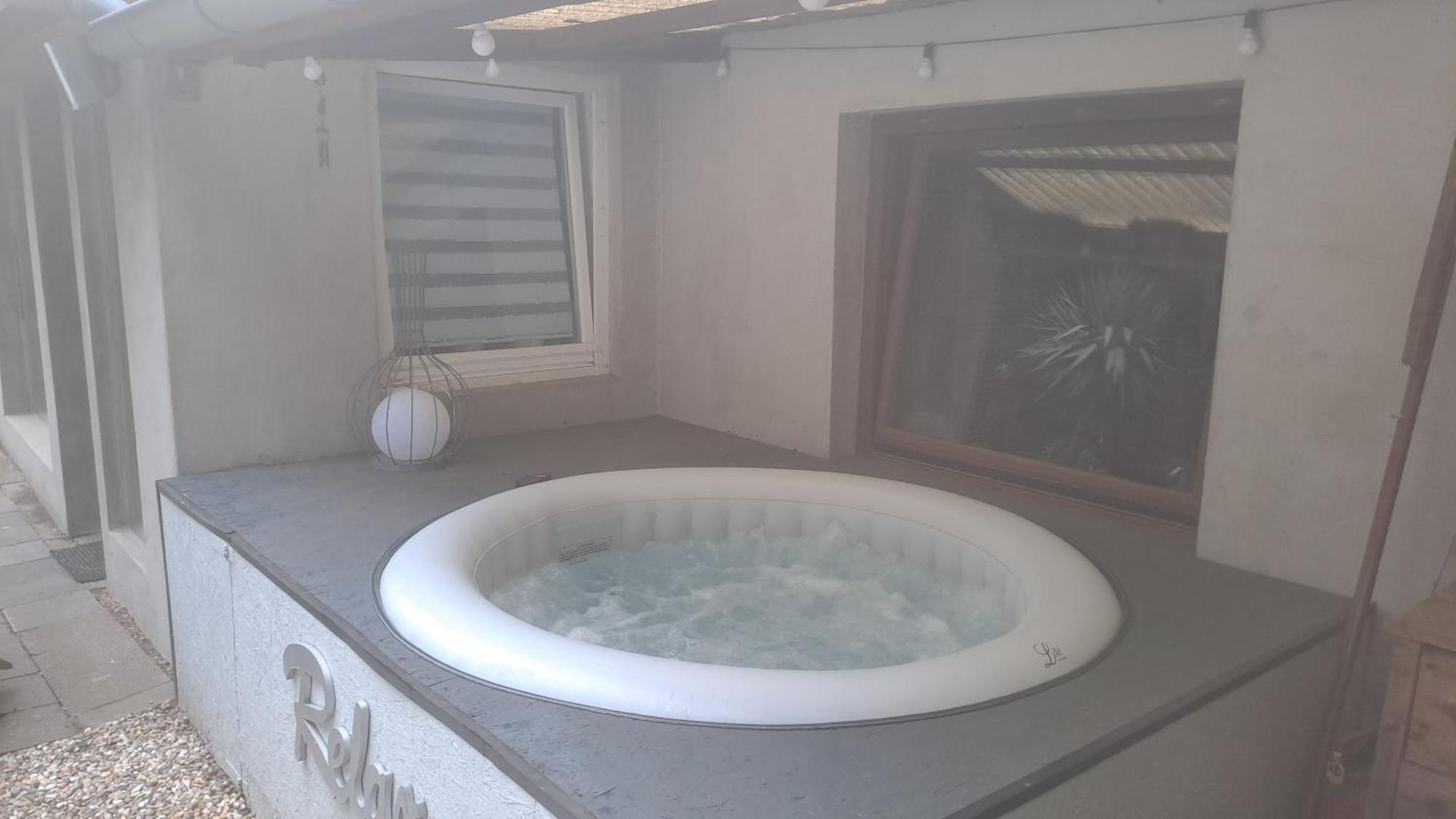 Apartmenthaus Mit Sauna Und Whirlpool Крефельд Экстерьер фото