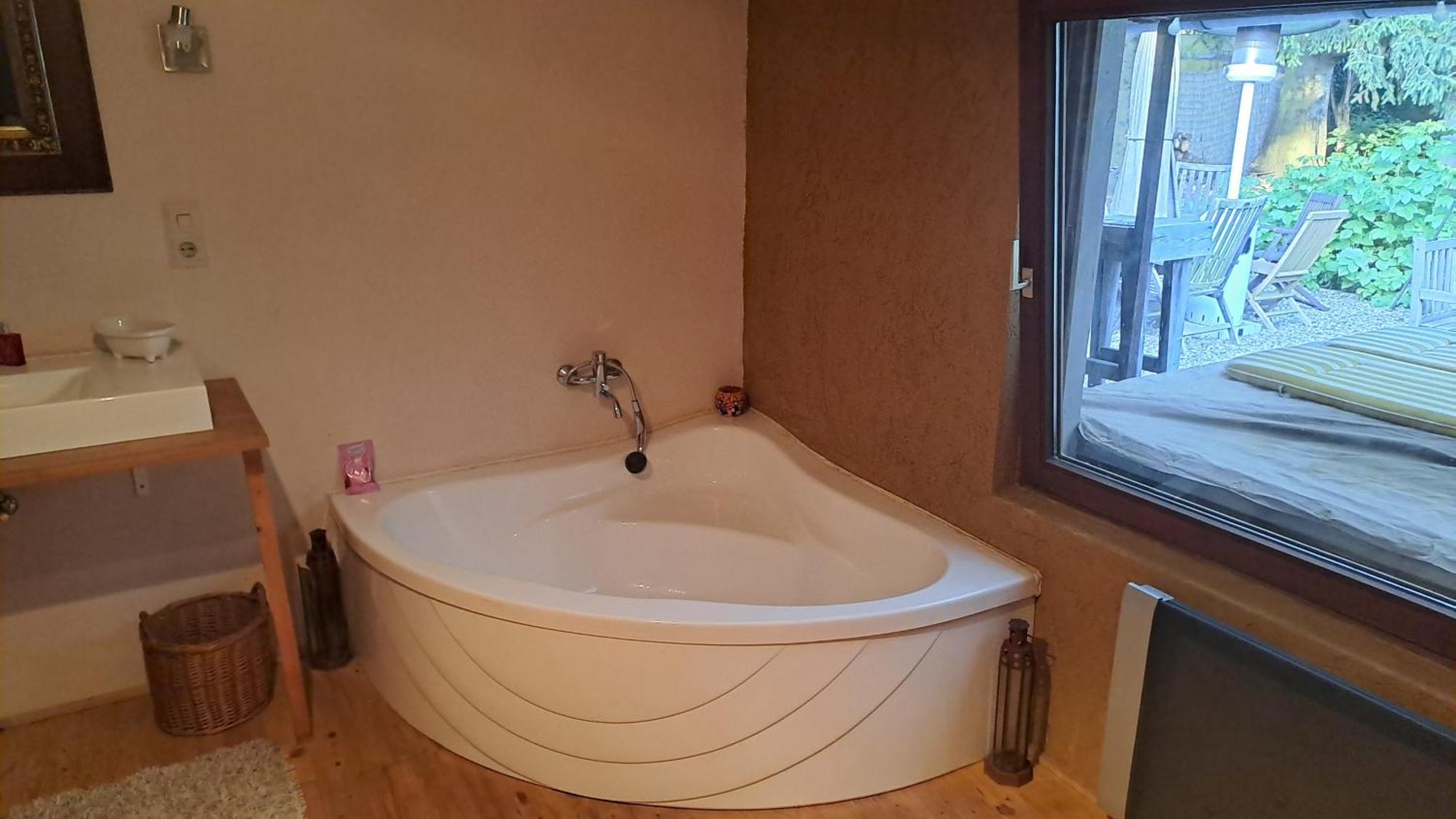 Apartmenthaus Mit Sauna Und Whirlpool Крефельд Экстерьер фото